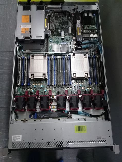 Обзор HPE ProLiant DL360 Gen9 .